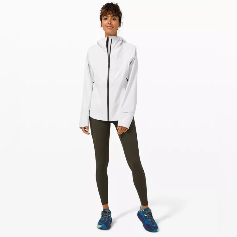 LULULEMON Break A Trail Jacket Raincoat White size 2‎